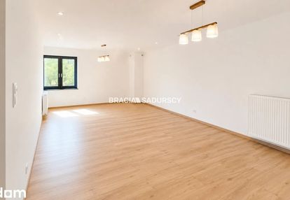 4 pokoje | 79 m² | 2 miejsca postojowe | dąbska