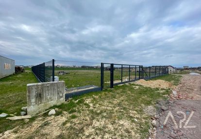 Ogrodzona działka budowlana w ustroniu morskim!