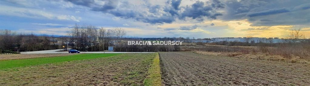 Działka produkcyjno – usługowa w morawicy