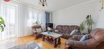 Przestronne mieszkanie w szydłowie na sprzedaż.