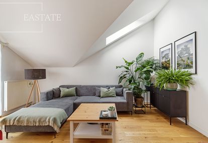 Kominek, antresola i przytulny klimat