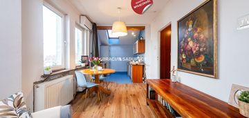 27m2 z piwnicą, klimatyzacją i widokiem na kopiec