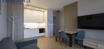 Piękny widok, garaż, duże szafy, piwnica, garaż.