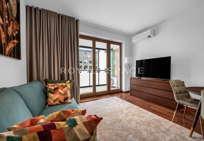 Elegancki apartament w budynku z basenem!