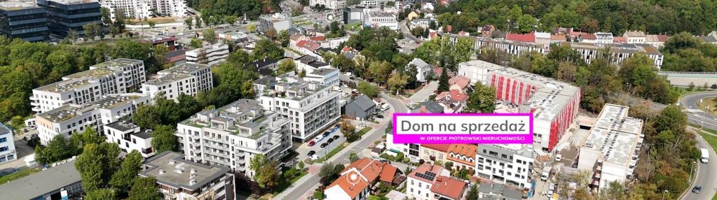 400 metrów od ronda matecznego, z ogródkiem