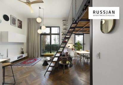 Wysokie (3,8m) mieszkanie z dwoma antresolami