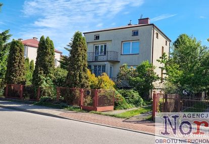 Dom w pobliżu jeziora necko