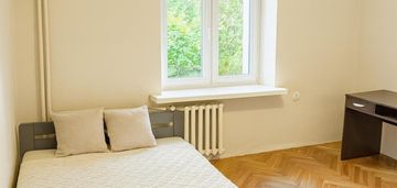 Kawalerka przy parku skaryszewskim kamienica