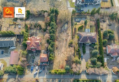 Piękna działka z ogrodem w okolicy lotniska