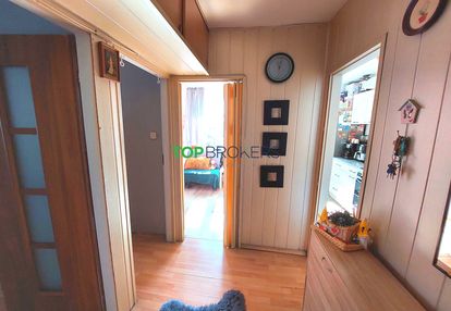 Trzy pokoje z oddzielną kuchnią, piwnica