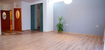 3 pokojowe mieszkanie o pow. 90 m² w kobyłce.