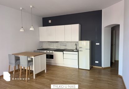 Odnowiona kawalerka z balkonem i piwnicą