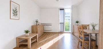 Sprzedam kawalerkę na woli/urlychów