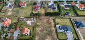 Słoneczna działka na spokojnym osiedlu