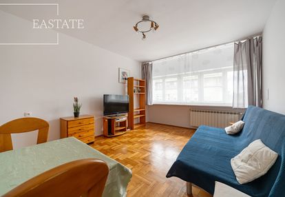 Podwórze, 4-piętro, jasne, możliwość parkowania!