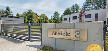 Ogródek , widok na park , balkon 2 miejsca -auta