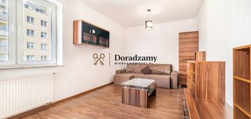 Trzy niezależne pokoje na osiedlu architektów