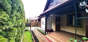 Nowy dębiec rodzinny dom, blisko jeziora