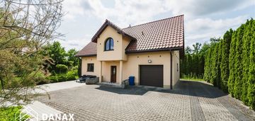 Dom wolnostojący na granicy krakowa oraz zastowa