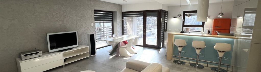 Komfortowy apartament w centrum łodzi obok parku.