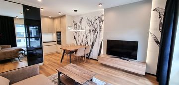 Super standard - 2 pokojowy apart. z garażem i kom