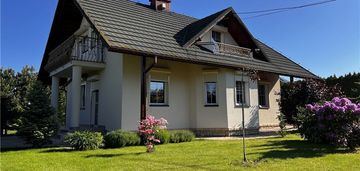 Piękny dom u podnóża beskidów w jasienicy