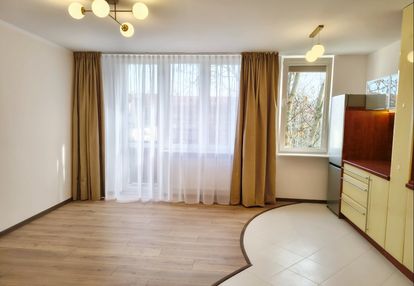 Po remoncie przy metrze i parku, cisza, parking