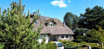 Wyjątkowy dom w otoczeniu lasu – tworóg