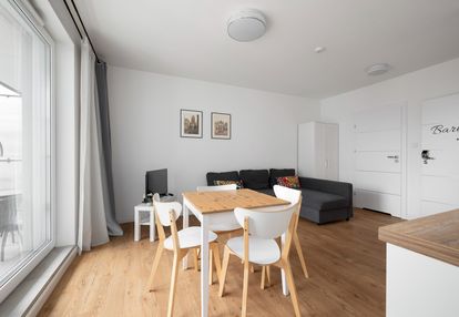 4 pokoje blisko motławy z 2 łazienkami i balkonem