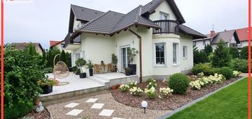 Wspaniała nieruchomość z urokliwym ogrodem!