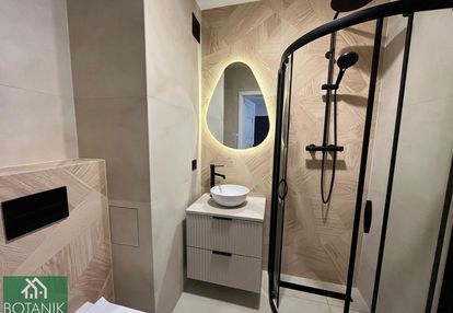 3-pok. po gen. remoncie w niskim bloku z windą