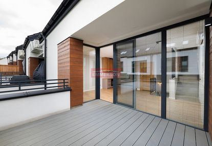 Dwupoziomowy apartament, ogródek, taras, parking