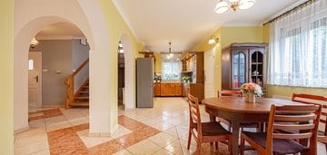 Dom wolnostojący + lokal usługowy | ogród, film