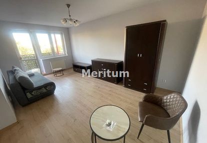 Kawalerka umeblowana. oddzielna kuchnia balkon