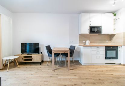 2 pokoje i obozowa i od 1.05 i parking