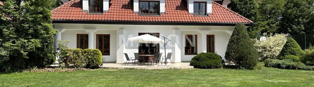 Klasyczna rezydencja przy lesie kabackim