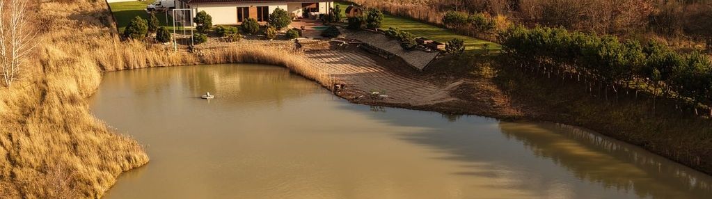 Luksusowy dom z prywatnym lasem i stawem