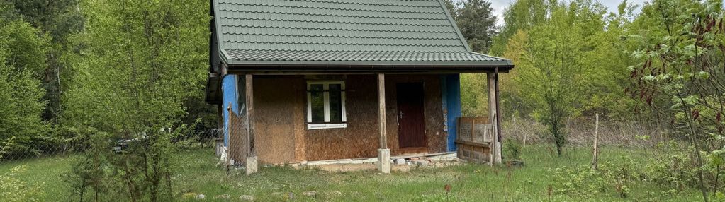 Domek wakacyjny na dużej działce z lasem