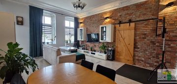 Klimatyczne 2-pokojowe mieszkanie na parterze.