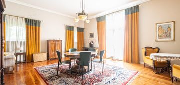 Piętro w pięknej willi/zielone krzyki - borek