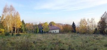 Widokowa, atrakcyjna, duża działka przy lesie.