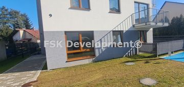 Gotowe trzy pokoje w kamerlanym budynku