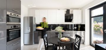 Wyjątkowy dom - dwa tarasy, poddasze użytkowe