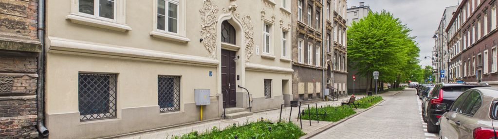 Kameralna kamienica niedaleko starówki
