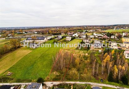 Działka niedaleko centrum miejscowości