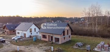 Dom w głogowie małopolskim stan surowy otwarty