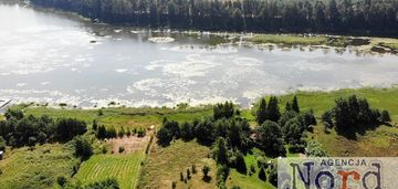 Gorczyca, płaska działka z linią brzegową jeziora