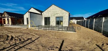 Dom wśród jezior i lasów