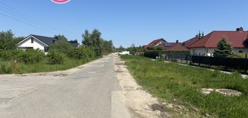 Przestronna działka na płaskim terenie