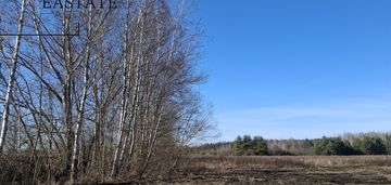 Działka wśród zieleni